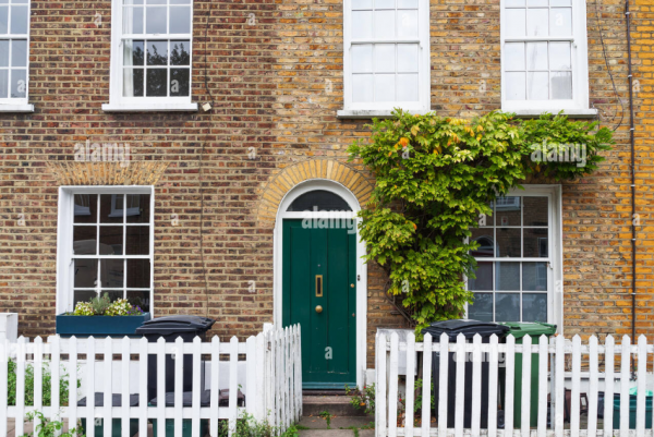 Pagar Besi Tempa yang Elegan